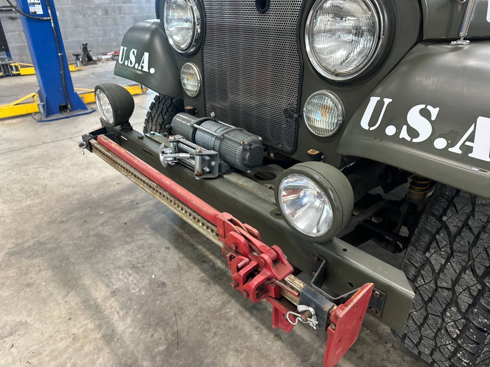 Jeep-CJ-1982-14