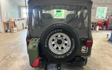 Jeep-CJ-1982-3