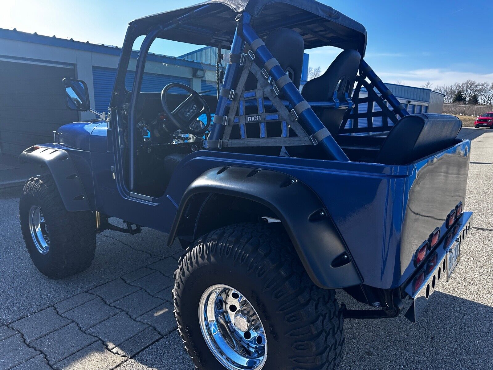 Jeep-CJ-1982-SUV-5