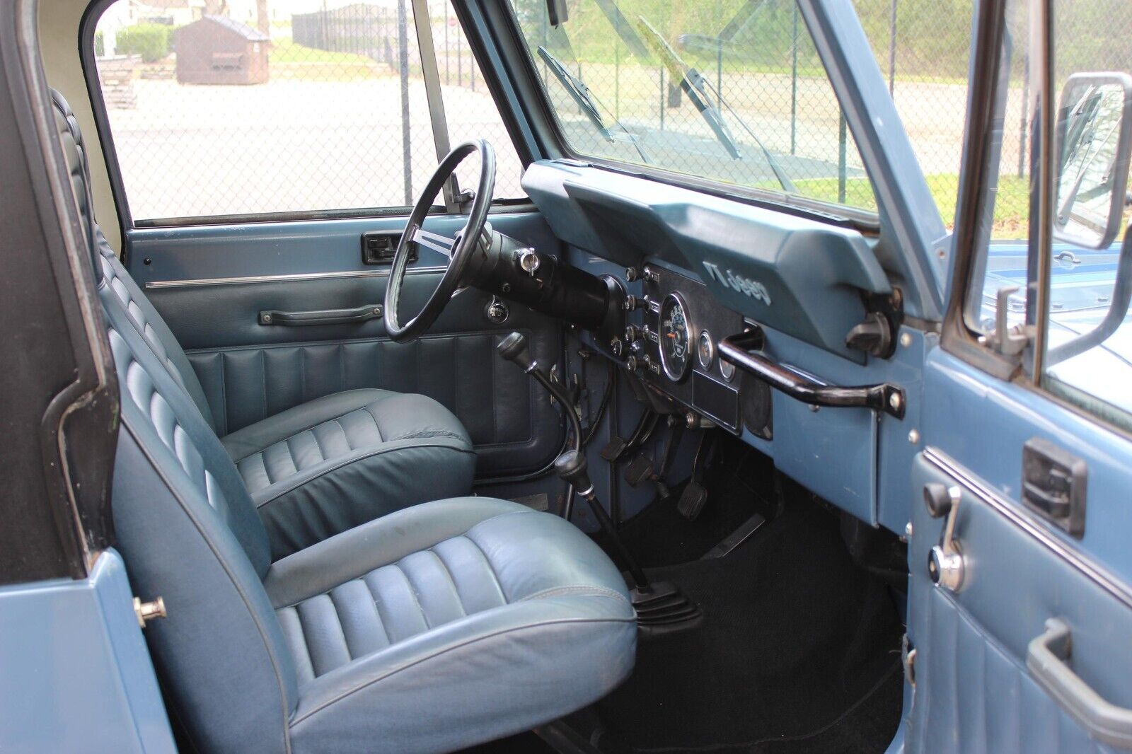 Jeep-CJ-1983-12