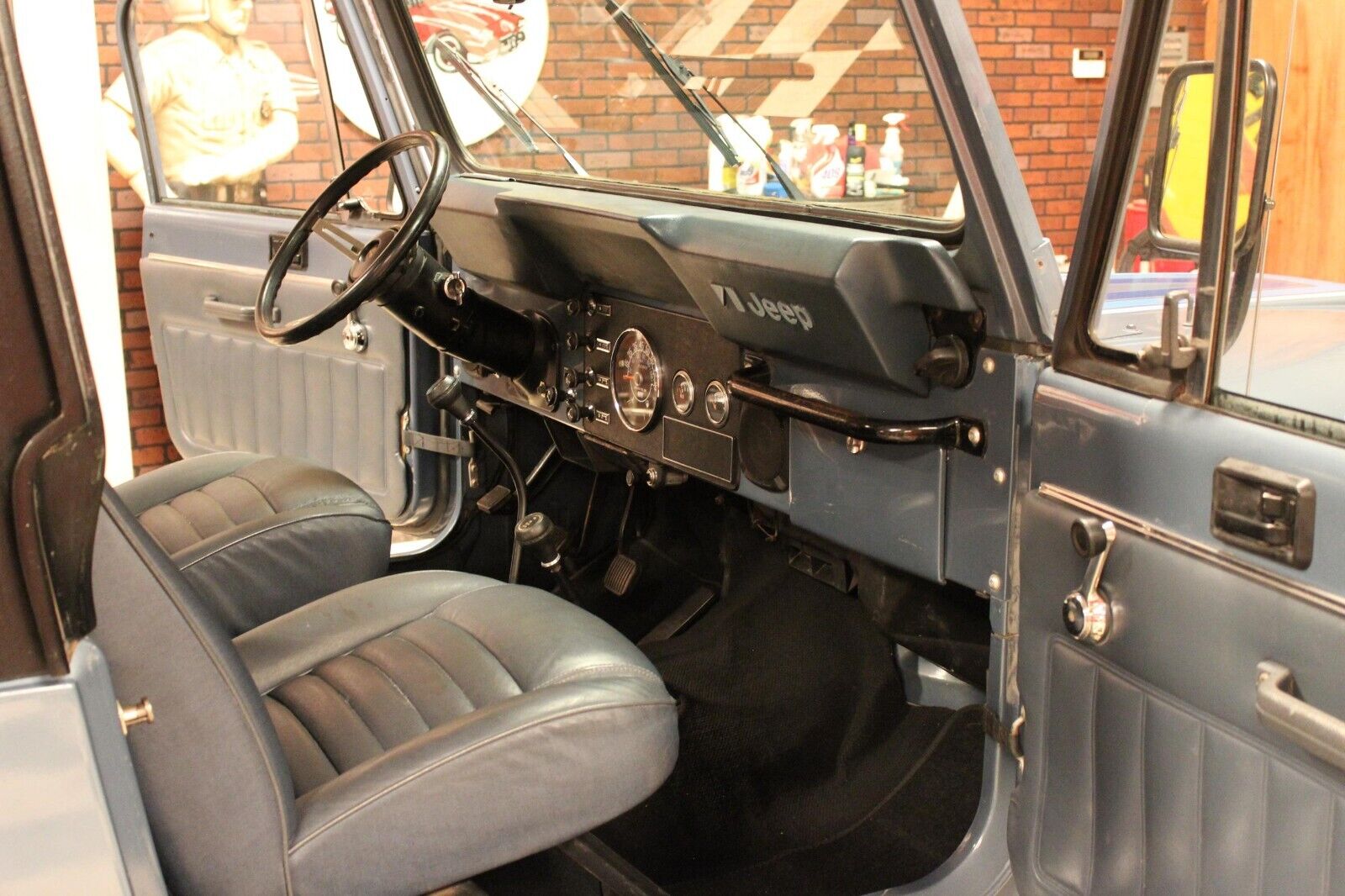 Jeep-CJ-1983-13