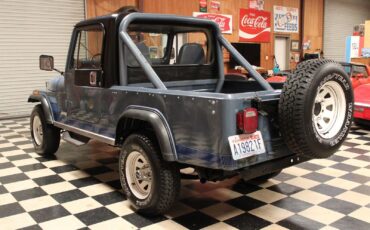 Jeep-CJ-1983-8