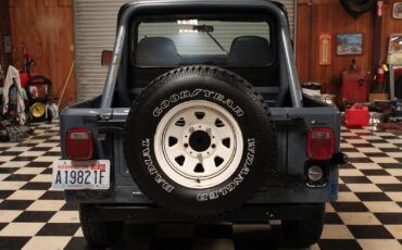 Jeep-CJ-1983-9