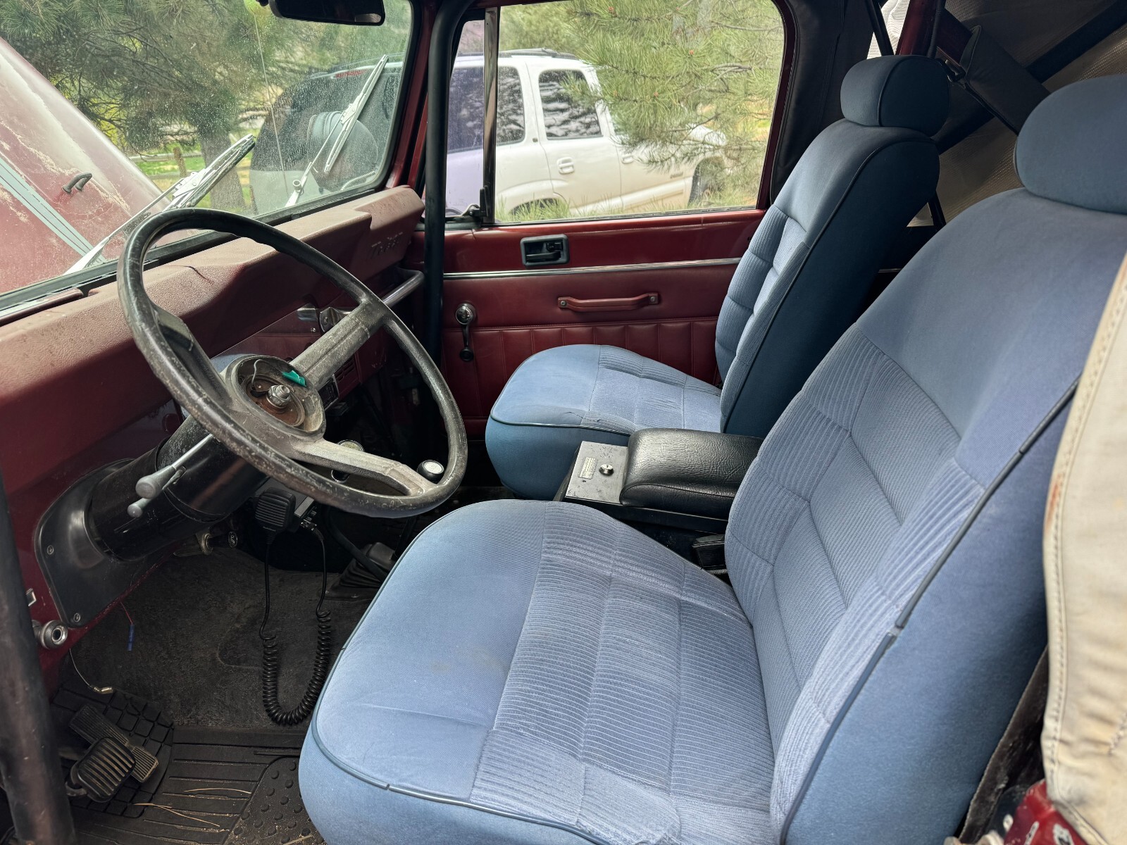Jeep-CJ-1984-16