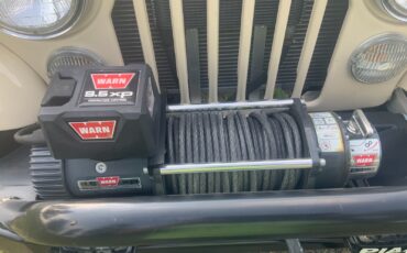 Jeep-CJ-1984-SUV-10