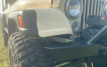 Jeep-CJ-1984-SUV-12