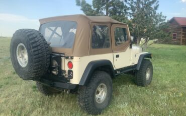 Jeep-CJ-1984-SUV-9