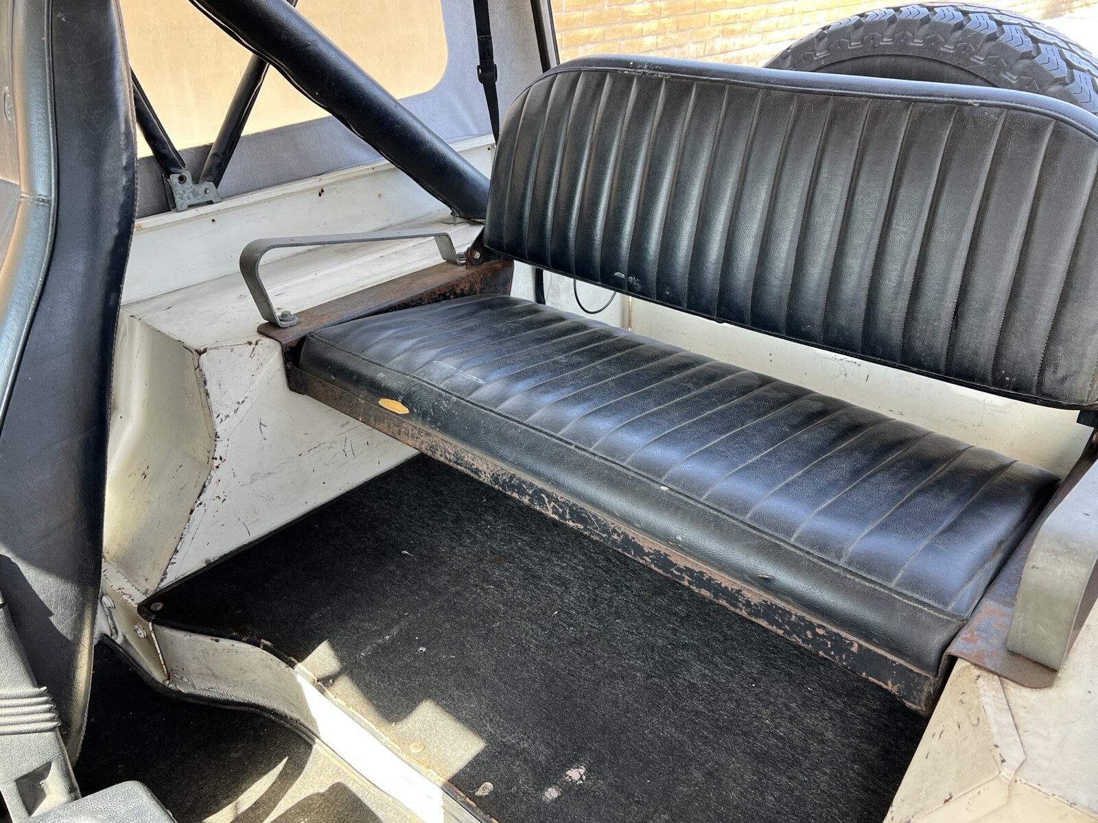 Jeep-CJ-1986-13