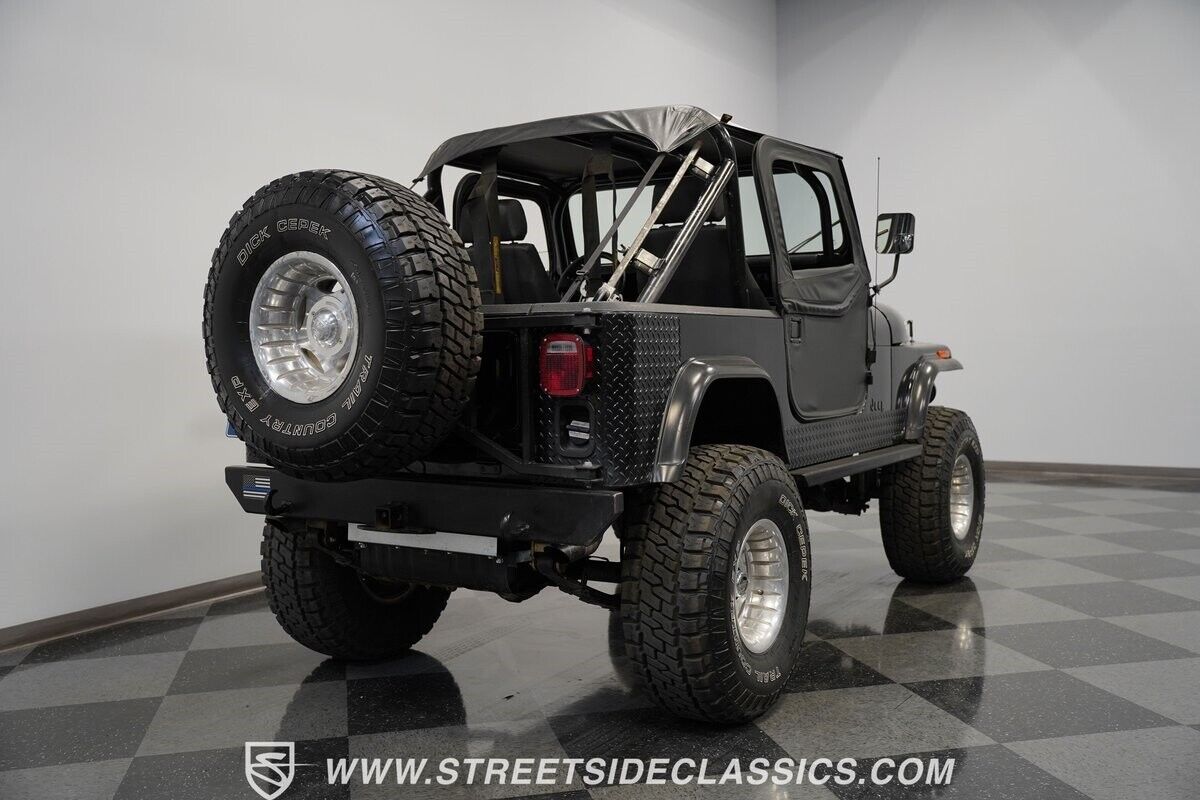 Jeep-CJ-1986-Jeep-10