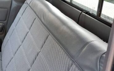 Jeep-Camanche-1989-white-6
