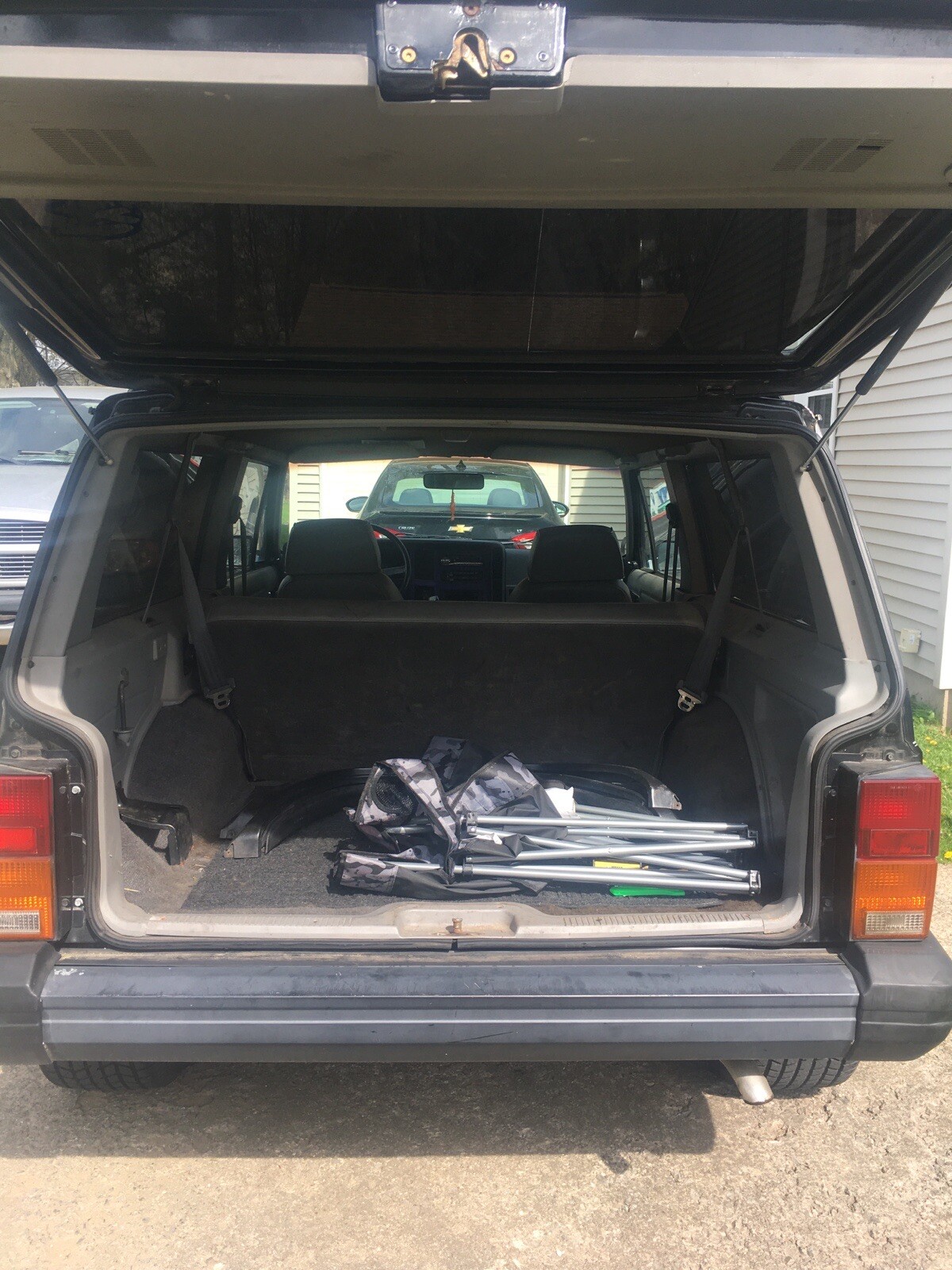 Jeep-Cherokee-1992-SUV-3