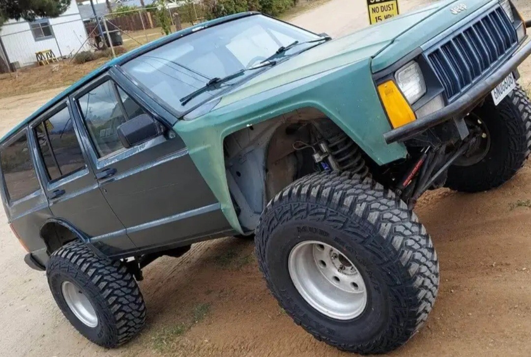 Jeep-Cherokee-1993-SUV