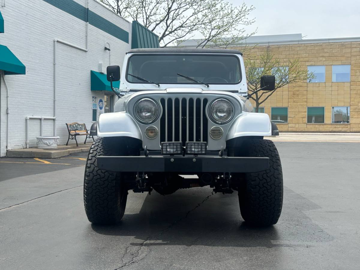 Jeep-Cj-7-1981-silver-1
