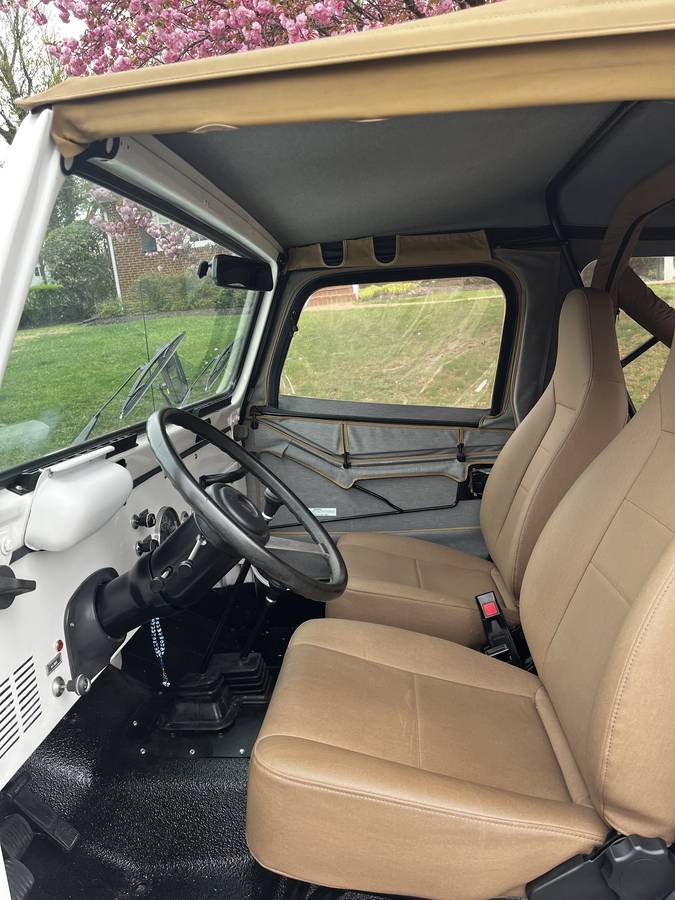 Jeep-Cj-7-1982-white-3