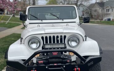 Jeep-Cj-7-1982-white
