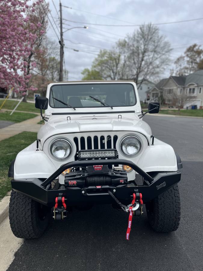 Jeep Cj-7  1982 white