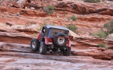 Jeep-Cj-7-1983-red-12