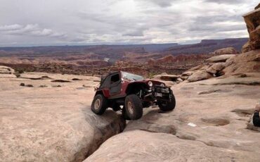 Jeep-Cj-7-1983-red-13