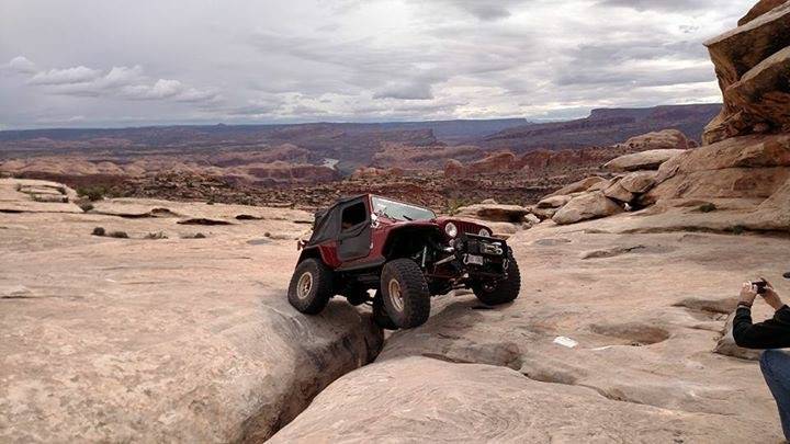 Jeep-Cj-7-1983-red-13