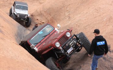 Jeep-Cj-7-1983-red-15