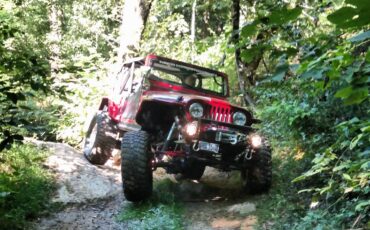 Jeep-Cj-7-1983-red-16