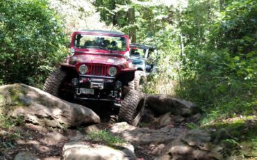 Jeep-Cj-7-1983-red-2