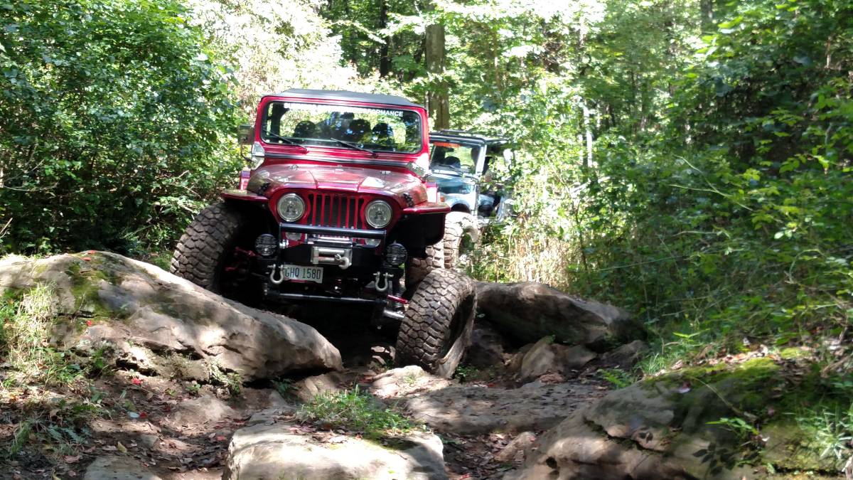 Jeep-Cj-7-1983-red-2
