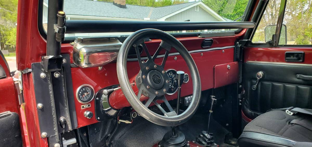 Jeep-Cj-7-1983-red-3