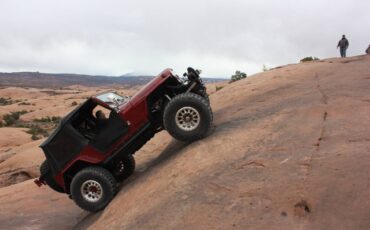 Jeep-Cj-7-1983-red-7