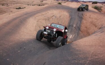 Jeep-Cj-7-1983-red-9