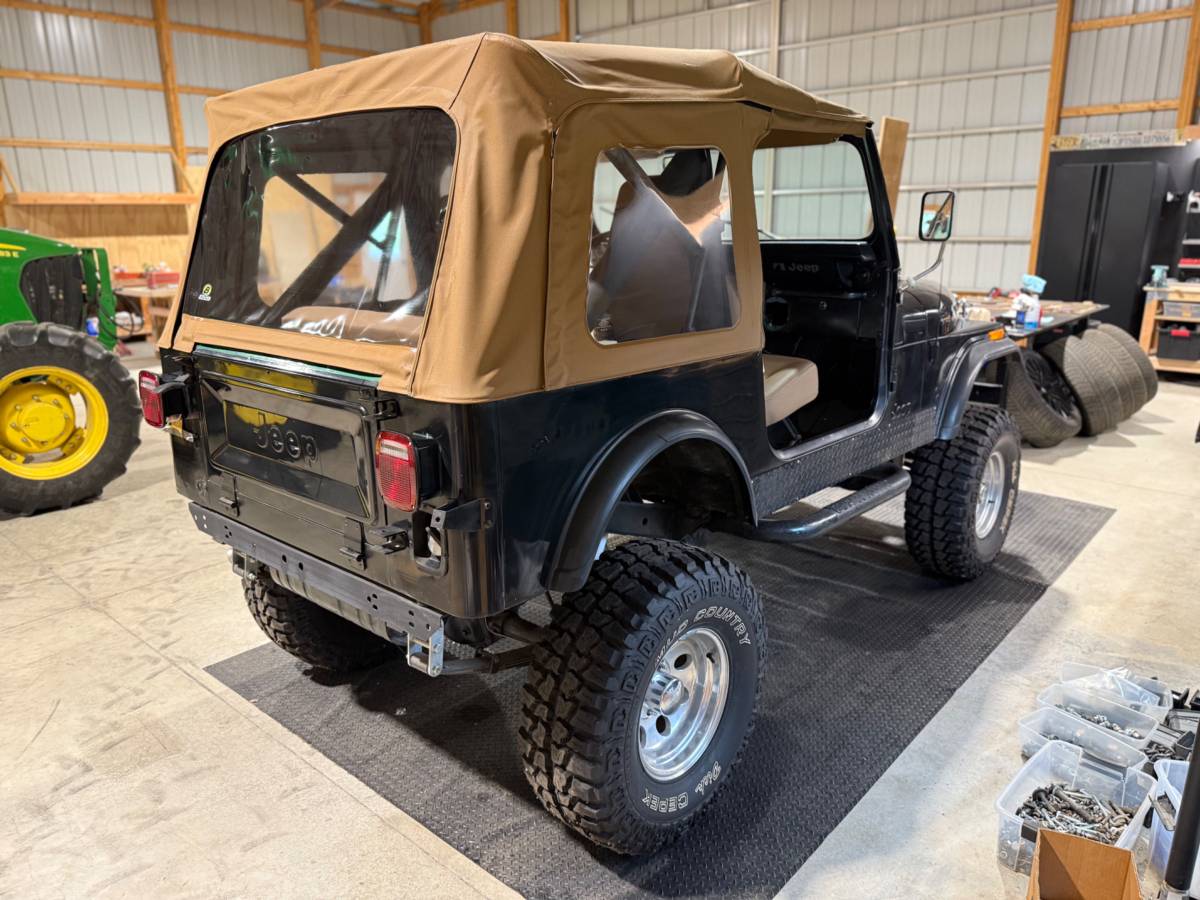 Jeep-Cj-7-1986-black-7