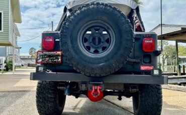 Jeep-Cj-7-diesel-1986-black-3