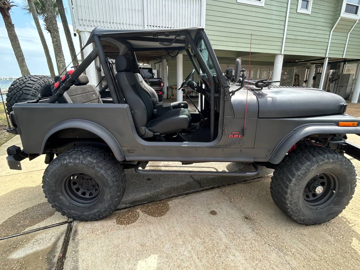 Jeep-Cj-7-diesel-1986-black-4