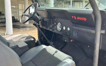 Jeep-Cj-7-diesel-1986-black-6