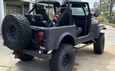 Jeep-Cj-7-diesel-1986-black-8