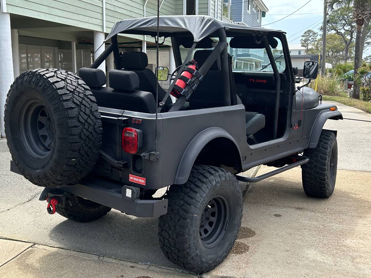 Jeep-Cj-7-diesel-1986-black-8