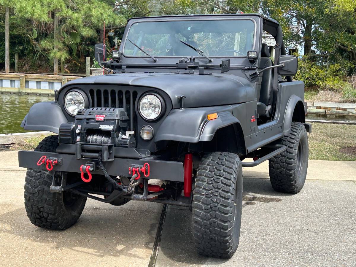 Jeep Cj-7 diesel  1986 black
