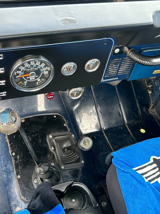 Jeep-Cj-7-laredo-1983-blue-10