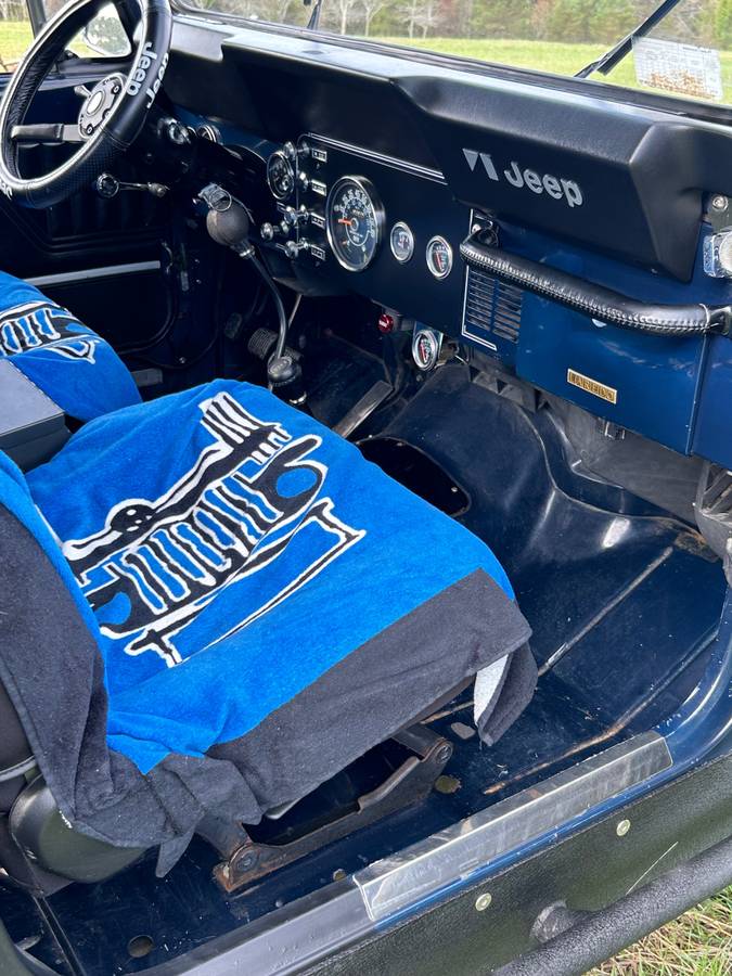 Jeep-Cj-7-laredo-1983-blue-15