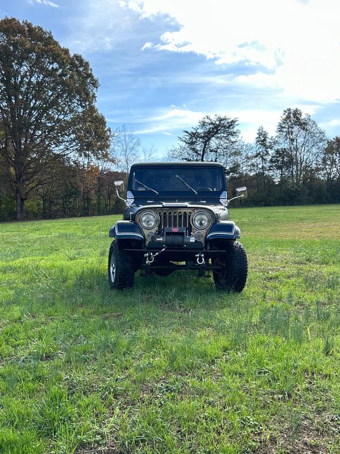 Jeep-Cj-7-laredo-1983-blue-3