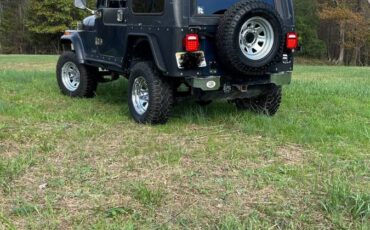 Jeep-Cj-7-laredo-1983-blue-5