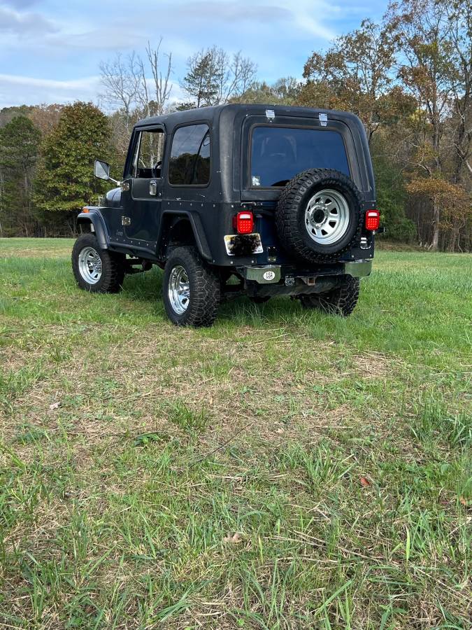 Jeep-Cj-7-laredo-1983-blue-5