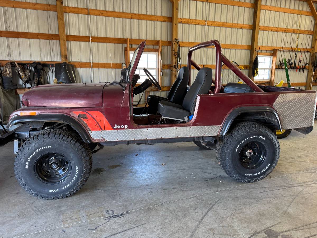 Jeep-Cj-8-scrambler-1981-red-2