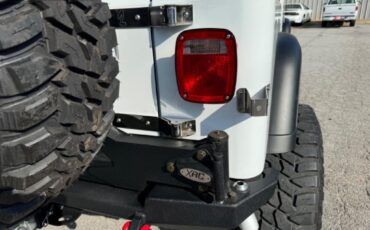 Jeep-Cj-resto-mod-LS-4L60E-trans-1978-19