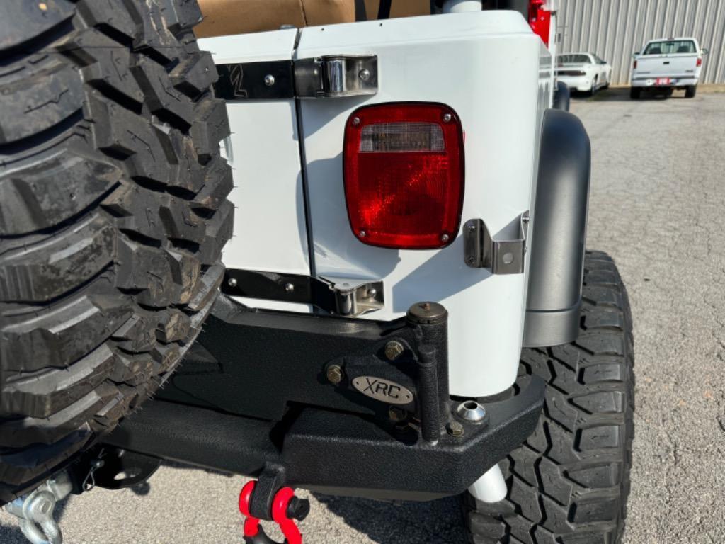 Jeep-Cj-resto-mod-LS-4L60E-trans-1978-19
