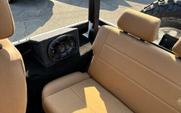 Jeep-Cj-resto-mod-LS-4L60E-trans-1978-37