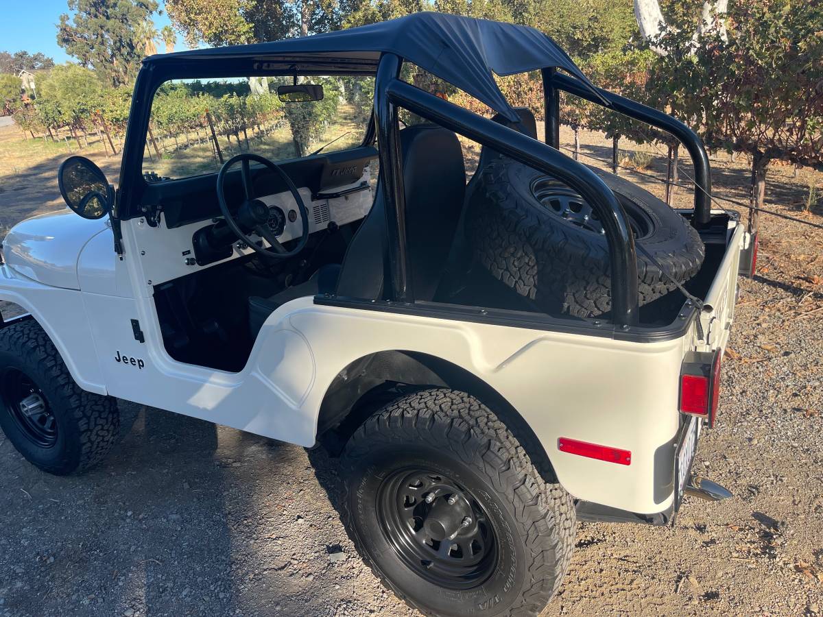 Jeep-Cj5-1976-white-3