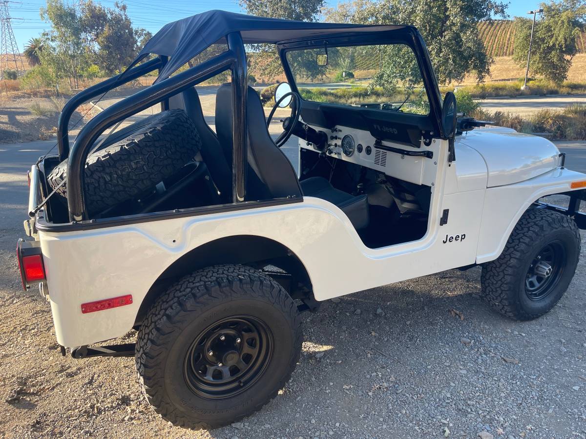 Jeep-Cj5-1976-white-5