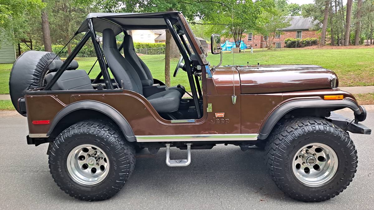 Jeep-Cj7-1976-brown-3