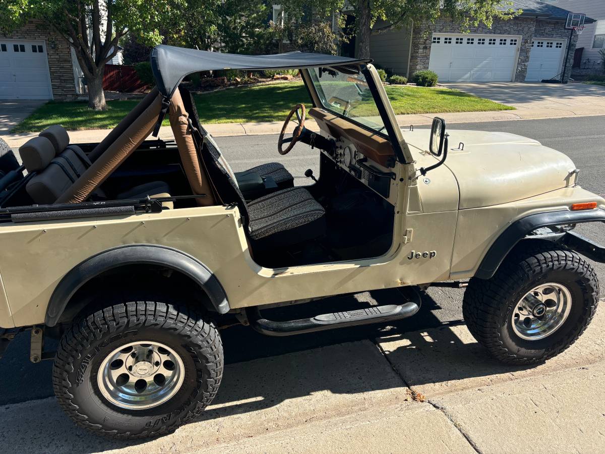 Jeep-Cj7-1984-brown-2